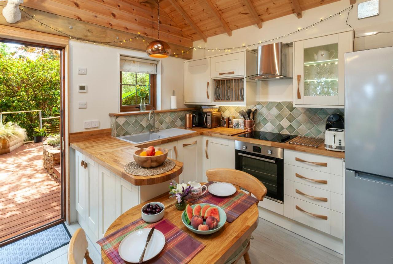 Porthole Log Cabin Minehead Eksteriør bilde