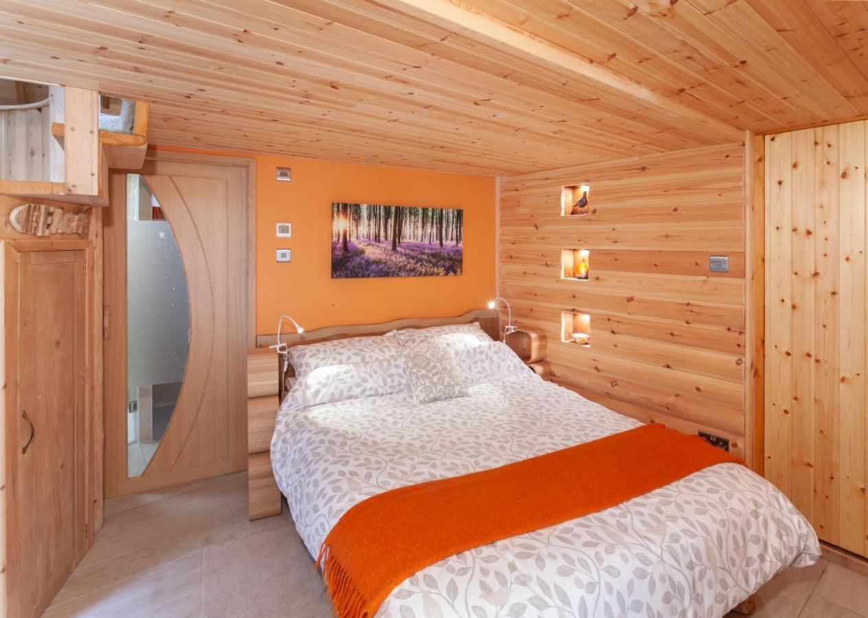 Porthole Log Cabin Minehead Eksteriør bilde